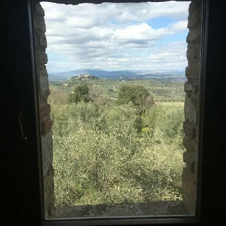 Torre Medievale In Borgo Del 1100 马尔夏诺
